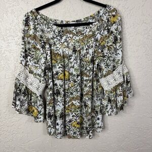 Stitch by Chenault Off Shoulder Crochet Bell Sleeve Island Print Top Womens S